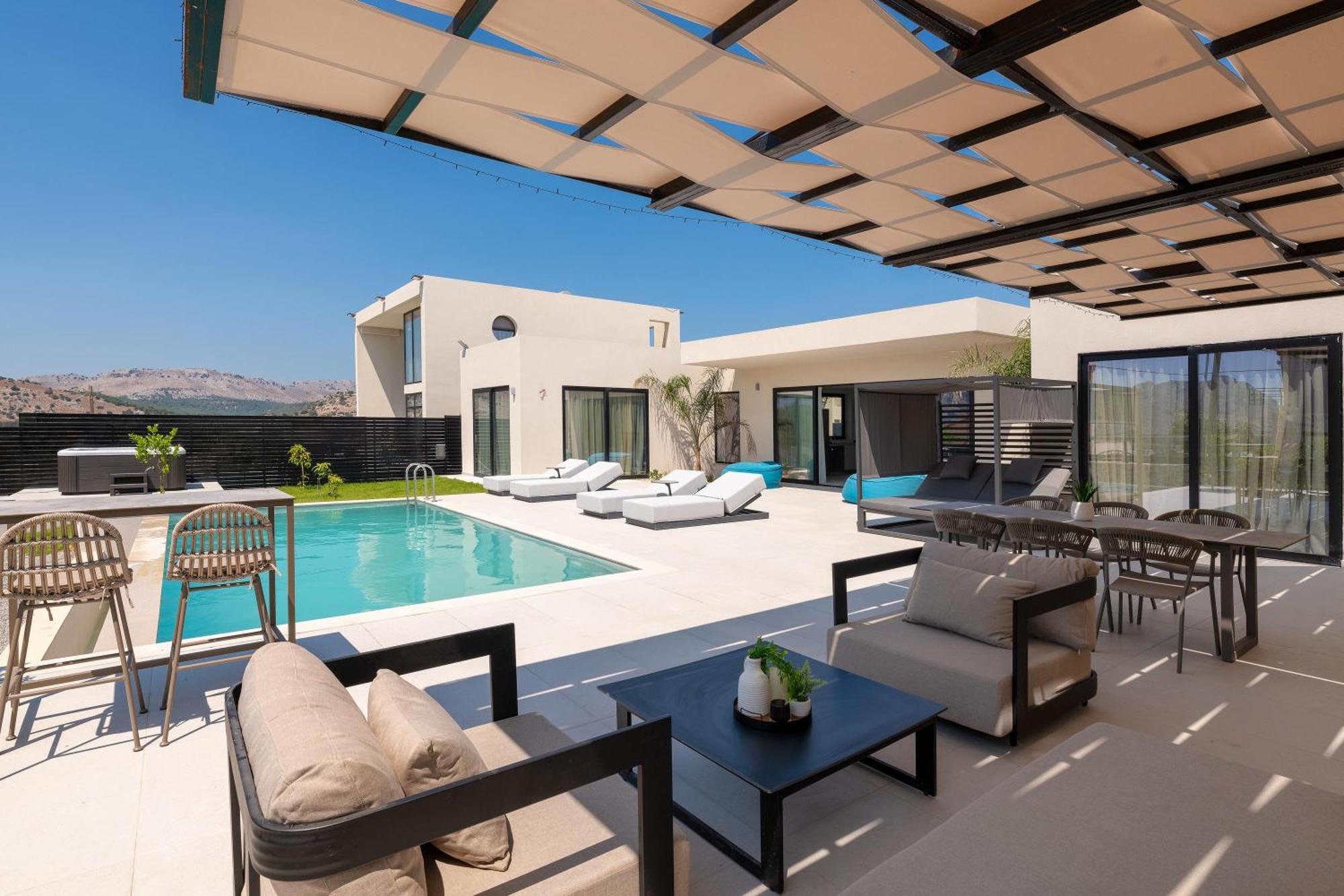 Villa Trapezia Luxury Living *