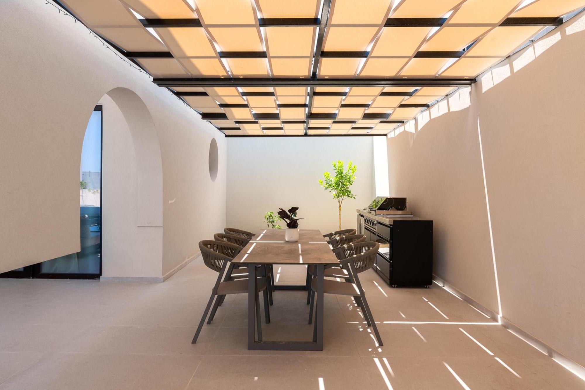 Trapezia Luxury Living Villa