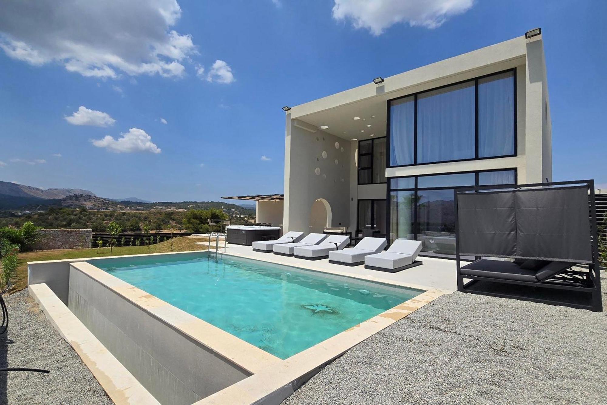 Trapezia Luxury Living Villa